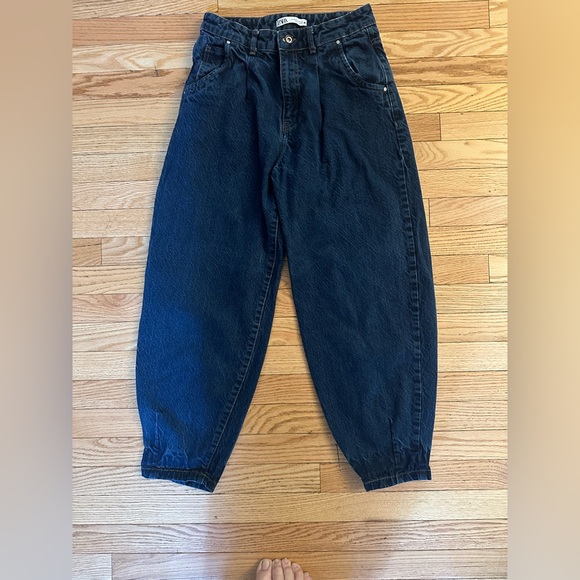 EUC Zara Dark Slouchy Jeans US size 6 - Picture 1 of 8